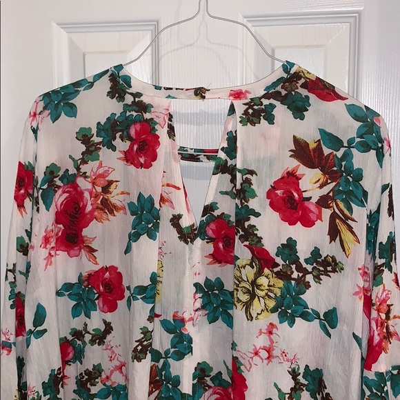 Ladies NWT Umgee Boutique Dress Medium Floral - Picture 3 of 3